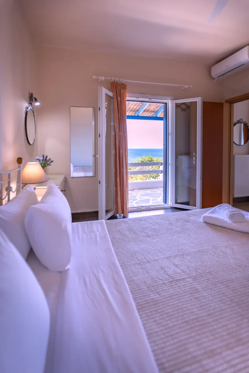 Apartment with sea view in Batsi